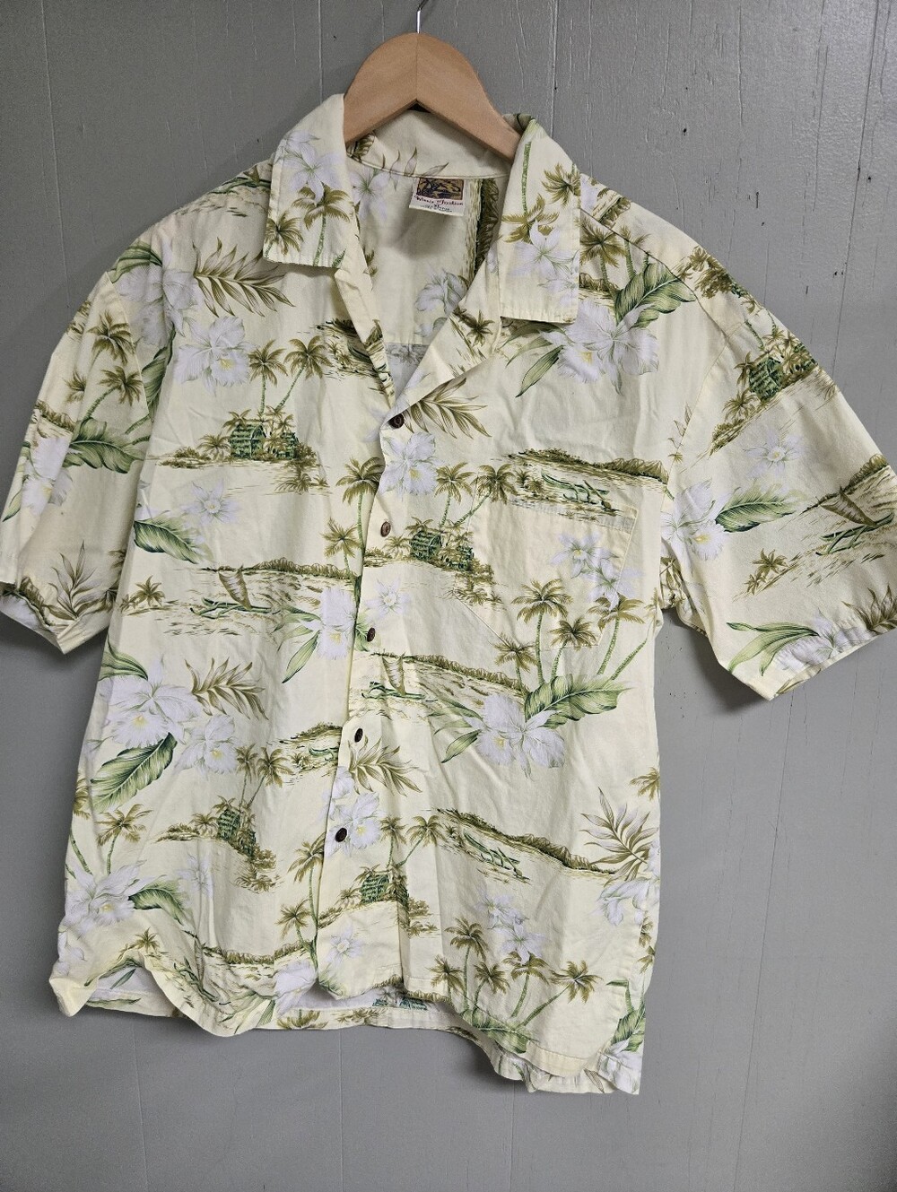 Winnie Fashion Shirt Mens XL White Hawaiian Cotton Button-Up Short Sleeve